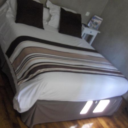 Hotel La Buissonniere Bannay  Экстерьер фото