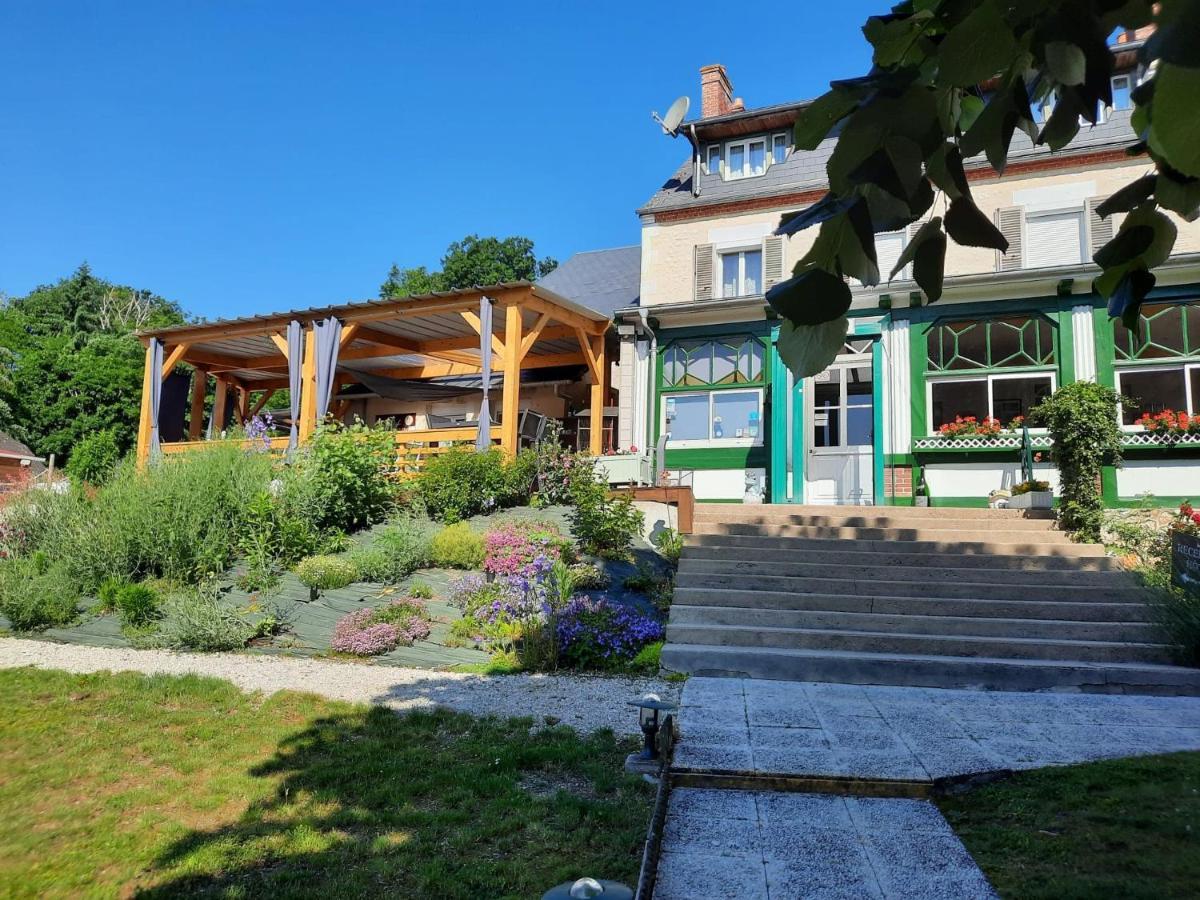 Hotel La Buissonniere Bannay  Экстерьер фото