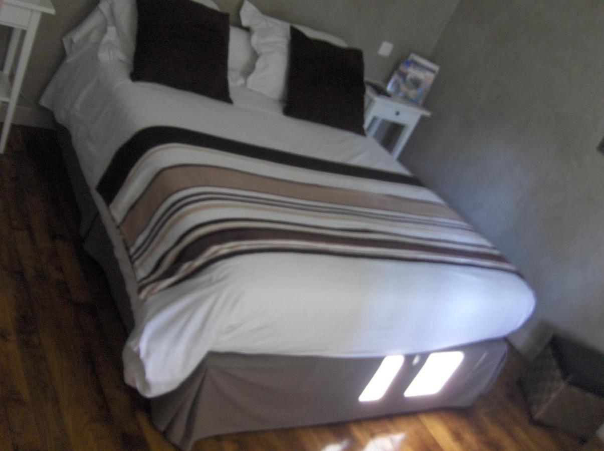 Hotel La Buissonniere Bannay  Экстерьер фото