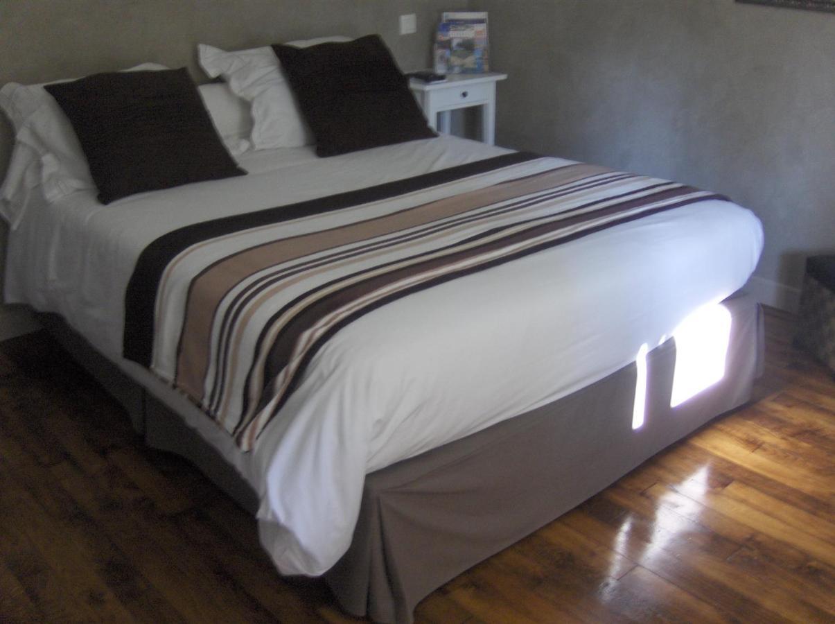 Hotel La Buissonniere Bannay  Экстерьер фото