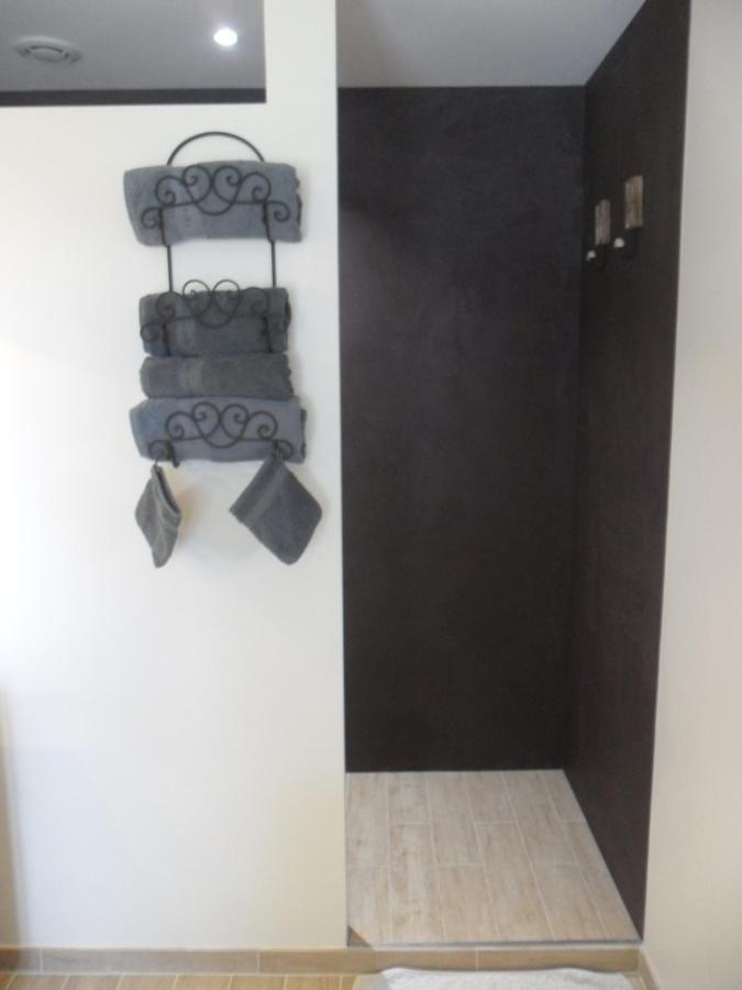 Hotel La Buissonniere Bannay  Экстерьер фото