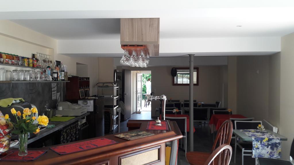 Hotel La Buissonniere Bannay  Экстерьер фото