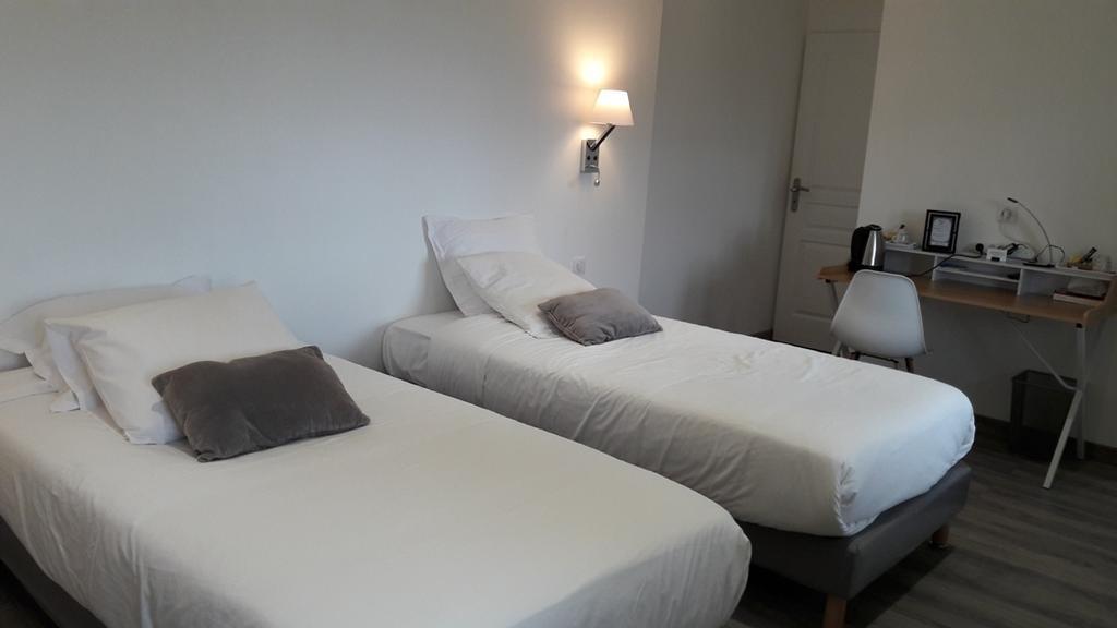 Hotel La Buissonniere Bannay  Экстерьер фото