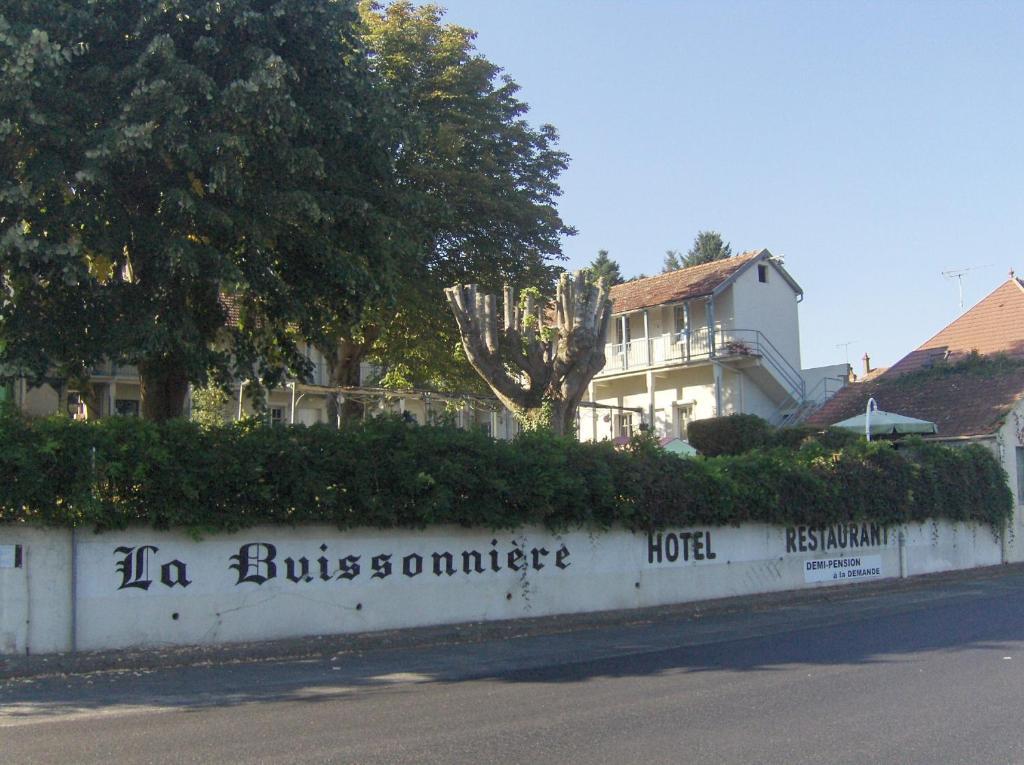 Hotel La Buissonniere Bannay  Экстерьер фото